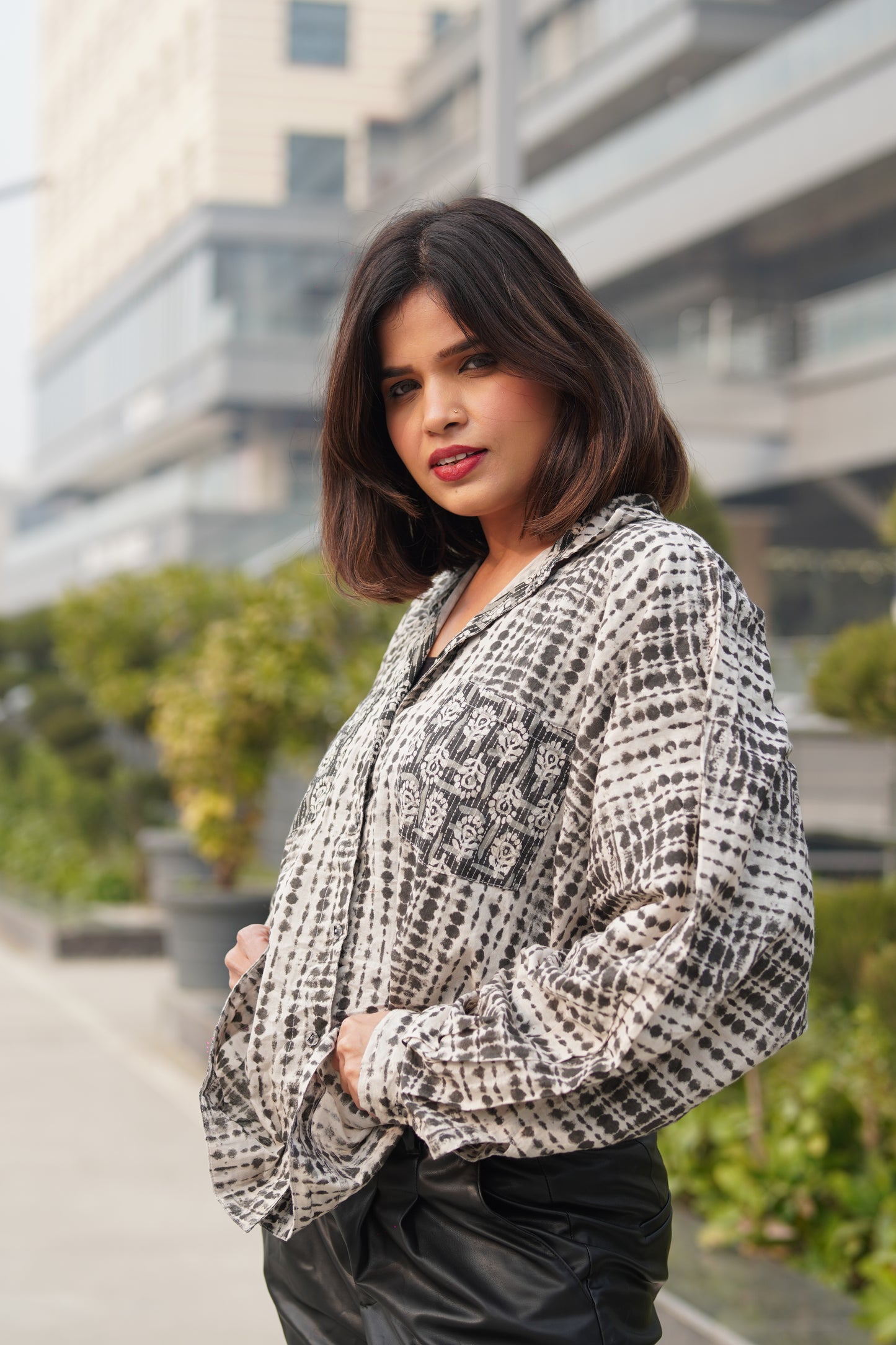 Ease- Oversized Casual Shirt